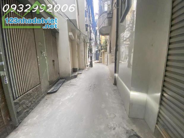 Cần bán nhà Phố Thịnh Quang Đống Đa vị trí đẹp Hiếm nhà vào ở luôn 30m x5 tầng 6,3 tỉ