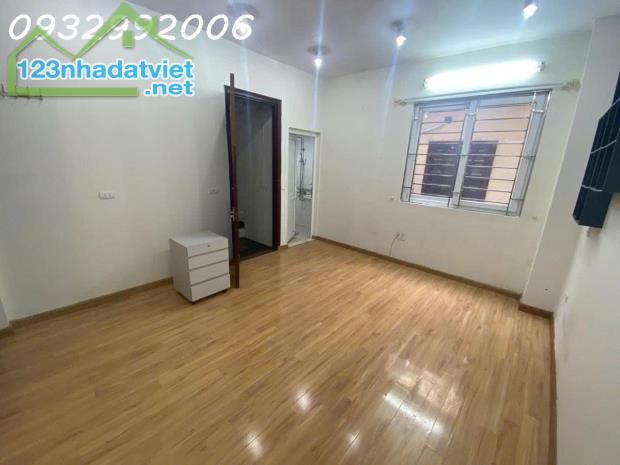 Cần bán nhà Phố Thịnh Quang Đống Đa vị trí đẹp Hiếm nhà vào ở luôn 30m x5 tầng 6,3 tỉ - 2