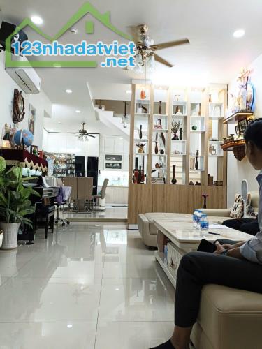 Bán nhà Lê Văn Sỹ P14 Quận 3, 80m2, HXH, 4 tầng, giá chỉ 14,5 tỷ TL