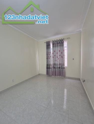 Bán  nhà Tô Hiệu, Trại Cau, Lê Chân, Hải Phòng. 3 tầng, 44m2, 2,68 tỷ. Ngang 6,8m, t2 - 1