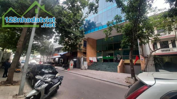 Bán nhà phố Lạc Long Quân, Tây Hồ diện tích 230m2 8 Tầng, mặt tiền 11m, 1 sổ 1 chủ, 96 tỷ - 4