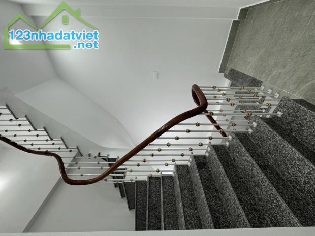 BÁN NHÀ GẤP THỤY KHUÊ - MẶT NGÕ THÔNG - KINH DOANH - VÀI BƯỚC TỚI HỒ TÂY - FUL NỘI THẤT - 5