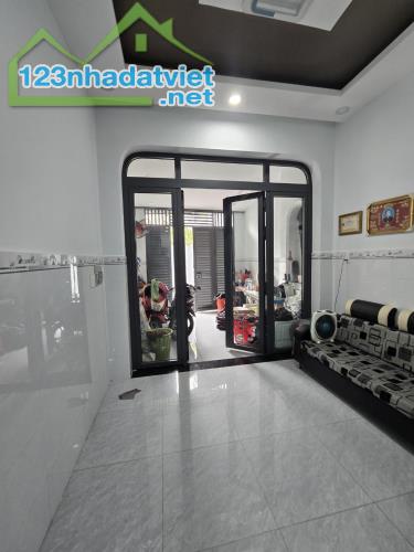 HẺM XE HƠI THÔNG, 51M2, 2 TẦNG, BỜ BAO TÂN THẮNG GIÁ 5.2 TỶ