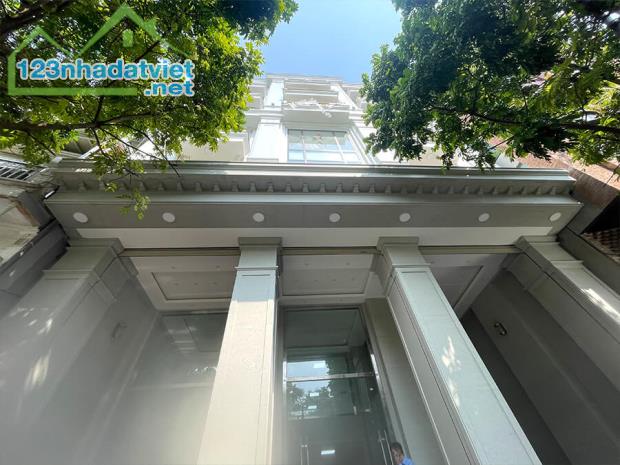 Bán Tòa VP 10 Tầng Mặt Hồ Ba Mẫu,Đang cho thuê 500tr/th. DT 390m2. MT 14m. Giá 250 TỶ - 4