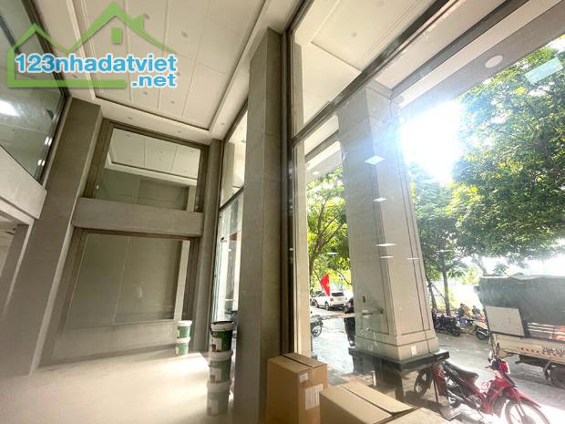 Bán Tòa VP 10 Tầng Mặt Hồ Ba Mẫu,Đang cho thuê 500tr/th. DT 390m2. MT 14m. Giá 250 TỶ - 3