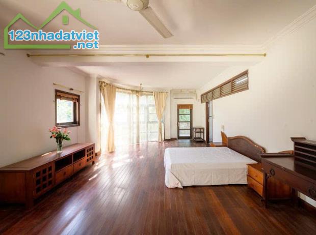 Cho Thuê Biệt Thự Sân Vườn,Bể Bơi tại NGỌC THỤY ,dt 500m giá 87tr - 4