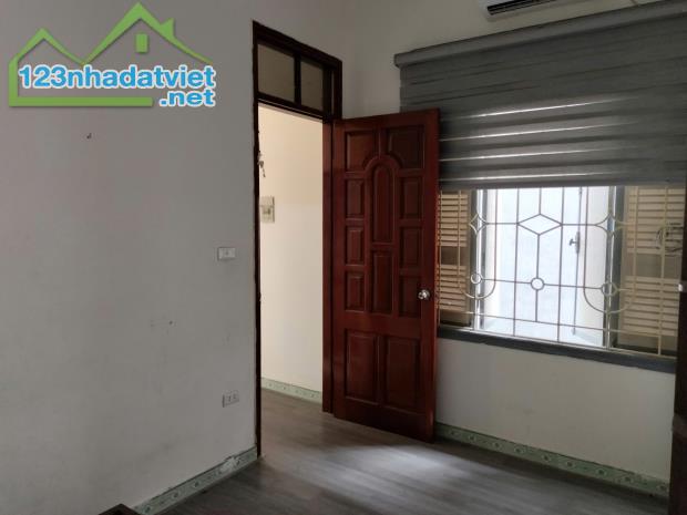 51m2, 4 tầng nhà dân xây phong cách BT , lô góc MT9m  tại B.X Trạch chỉ 7 tỷ 6 LH Khánh 09 - 1