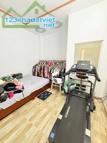 Bán nhà đẹp 3 tầng ở liền, hẻm 551 Lê Văn Khương, 4.1x18, hẻm 7m, giá 4,3 tỷ - 5