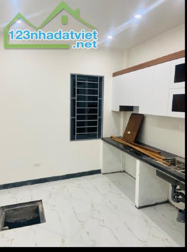 NHÀ 4T MỚI TINH*HUYỀN KỲ,*Ô TÔ QUA NHÀ,SÁT TRƯỜNG ,CHỢ ĐA TIỆN ÍCH. - 1