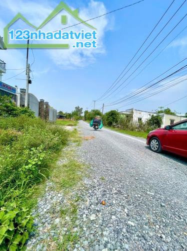 1280m2 đất 2 mt đường có cổng tường rào xã Trung Lập Hạ, Củ Chi có 300m2 thổ giá 4,1 tỷ