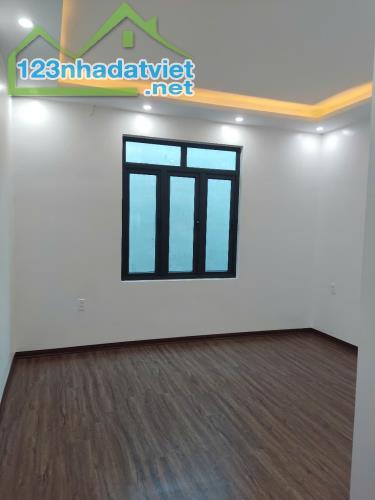 Bán nhà 4 tầng sạch đẹp ngõ nông đường Thiên Lôi - 1