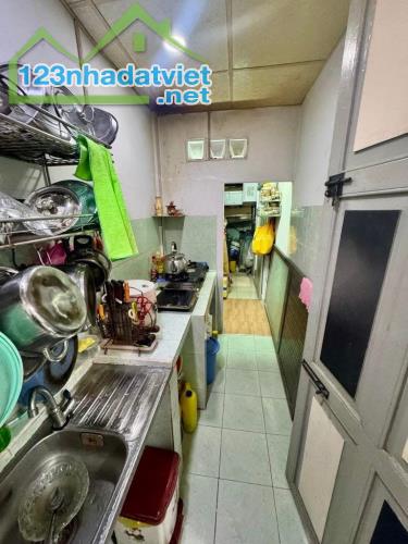 Bán gấp nhà ngay đường Thống Nhất P16 Gò Vấp 66,5m2 chỉ 2tỷ990 LH x785034814 - 2
