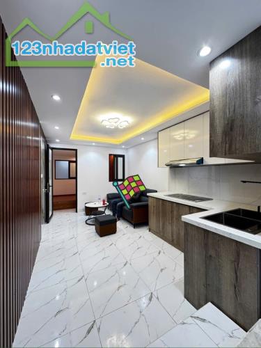 Bán nhà Thịnh Quang nhà đẹp ngõ thông ô tô đỗ cửa kinh doanh 50m giá 6.4 tỷ .