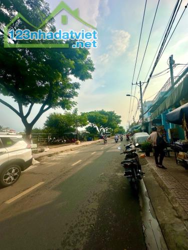 Bán gấp nhà đẹp lung linh ở ngay Lưu Hữu Phước, xe hơi ngủ nhà, 100m2, 7PN, SHR, nhỉnh 7tỷ