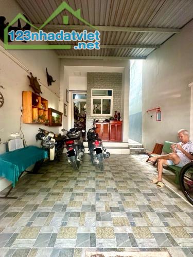 Bán gấp nhà đẹp lung linh ở ngay Lưu Hữu Phước, xe hơi ngủ nhà, 100m2, 7PN, SHR, nhỉnh 7tỷ - 1