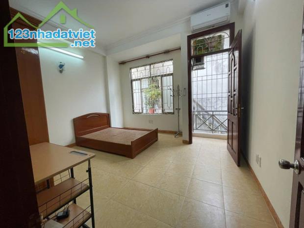 Chính chủ bán nhà căn góc, ô tô, ngõ 77 Bùi Xương Trạch, Thanh Xuân. DT: 33m2 – 4tầng. - 4