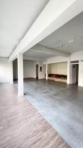 SIÊU PHẨM MẶT TIỀN QUẬN 3 - Ngang khủng 17m - Dòng tiền 5000 usd / tháng - CND 200m2 - - 3