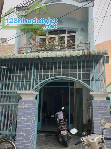 Nhà Hẻm cách MT 1 căn Huỳnh Tân Phát, DT 4.3 x 20, Quận 7, giá chỉ nhỉnh 5 tỷ