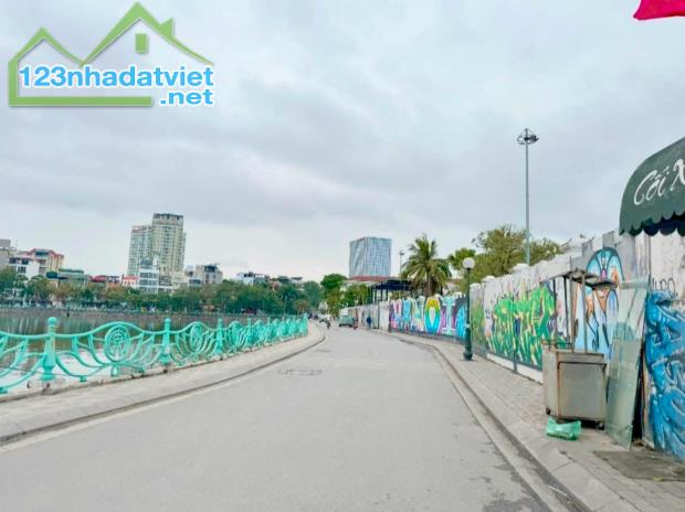 Bán đất ngõ thông gần Quận Uỷ Tây Hồ. Diện tích 165m², giá 26 tỷ.