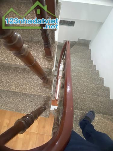 Lõi Đống Đa, Pháo Đài Láng, 35m2, 5 tầng, mặt tiền gần 4m, giá 7.8 tỷ ngõ thông ở ngay - 3