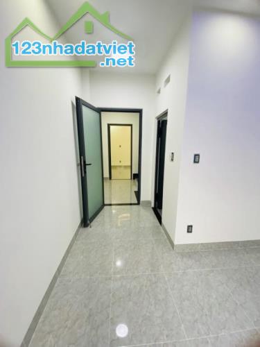 NHÀ BÁN GẤP - QUẬN 12 - 65M2 - CHỈ 5 TỶ - 1