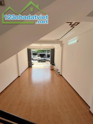 Bán nhà 2 tầng MT đường Phạm Hùng , gần Honda Tiến Thu, Dt 107m5m2 giá 6ty6 - 2
