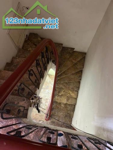 NHÀ ĐẸP Ở NGAY - GẦN PHỐ - OTO VÀO NHÀ Bán nhà ngõ phố Pháo Đài Láng - Đống Đa. Nhà liền l - 2