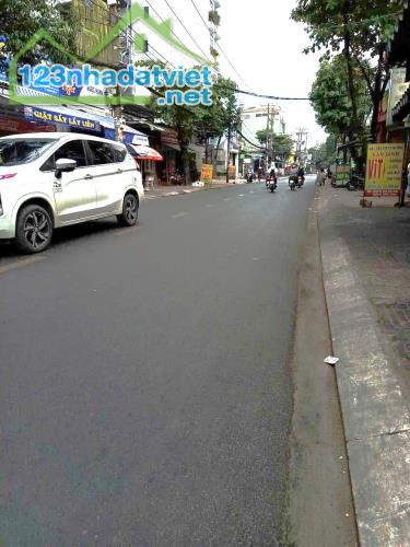 Bán nhanh nhà phố đẳng cấp đường Gò Dầu, Tân Phú - 102m2 (5x20), 3 lầu, chỉ 10.4 tỷ.