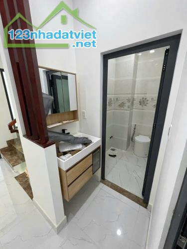 Bán nhà 66m² 4 tầng, 5PN, 3WC,hem 1017 hồng Bàng phường 12 Quận 6 - 5.8 tỷ - 4