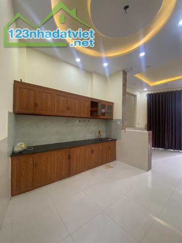 Bán nhà 66m² 4 tầng, 5PN, 3WC,hem 1017 hồng Bàng phường 12 Quận 6 - 5.8 tỷ - 1