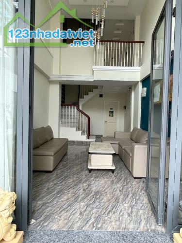 CHO THUÊ NHÀ CHDV hẻm NGUYỄN KHOÁI, Q.4, TP. HCM - 46M2, 5 TẦNG, 8PN, 8WC - 44 TRIỆU/THÁNG - 1