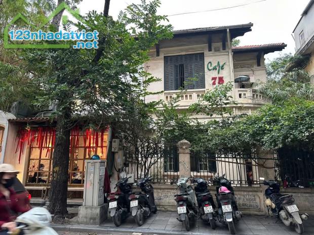 Bán nhà mặt phố Chu Văn An, Quận Ba Đình 820m2, 3 tầng, mt 16m, giá 375 tỷ. - 1