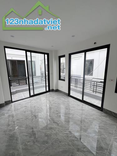 TRẦN DUY HƯNG 30m2, 5TẦNG NHÀ MỚI- ĐẸP- Ở NGAY - TRUNG TÂM-GẤN PHỐ 8,6 TỶ - 2