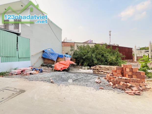 Bán Lô Đất Cực Đẹp Đặng Thúc Vịnh ,158m2, ngang khủng 12m, Hẻm xe hơi thông tứ tung.