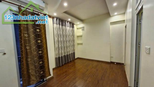 VÀI BƯỚC RA MẶT NGÕ KD Ô TÔ TRÁNH - OTO ĐỖ CỬA - VỊ TRÍ ĐẸP - TRUNG TÂM CẦU GIẤY HIẾM - 2