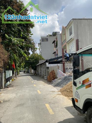Bán nhà 2 tầng 4.7x17m gần BV Lê Văn Thịnh, đường xe hơi thông, Cát Lái, TP Thủ Đức - 1
