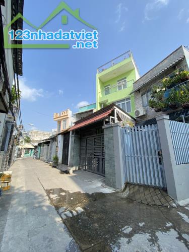 Bán nhà 2 tầng 4.7x17m gần BV Lê Văn Thịnh, đường xe hơi thông, Cát Lái, TP Thủ Đức - 3