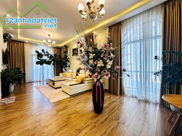 Cần Bán Gấp Villa - 225m2 đường Nguyễn An Ninh - Phường 6 - Đà Lạt - 3