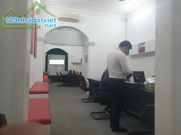 Bán Nhà Mặt Phố Cửa Nam Quận Hoàn Kiếm 120m5T 5m Vỉa Hè 1 SỔ 1 CHỦ 73 Tỷ Cửa Nam. - 3