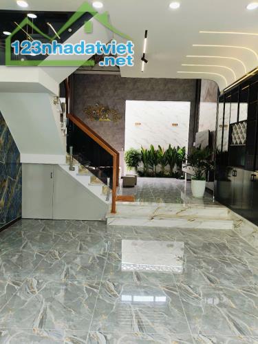 BÁN NHÀ MỚI ĐẸP – GARA Ô TÔ – NGAY LÊ VĂN KHƯƠNG, QUẬN 12 – GIÁ CHỈ 6.6 TỶ - 2
