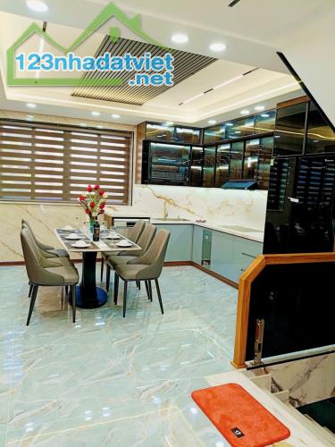 BÁN NHÀ MỚI ĐẸP – GARA Ô TÔ – NGAY LÊ VĂN KHƯƠNG, QUẬN 12 – GIÁ CHỈ 6.6 TỶ - 1