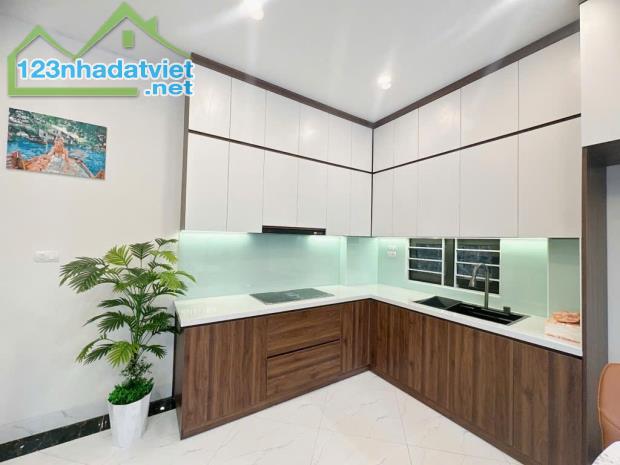 SIÊU PHẨM - VIỆT HƯNG - 43M - MỚI ĐẸP - SÁT Ô TÔ - 3 THOÁNG - NGÕ NÔNG - HƠN 6 TỶ. - 3