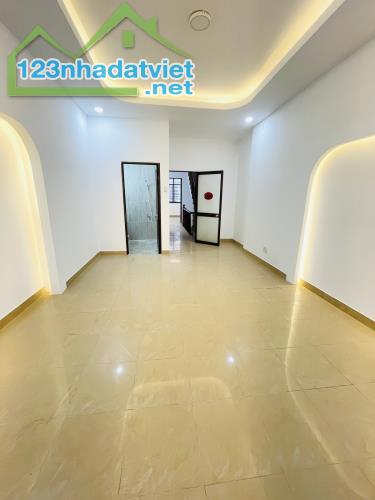 QUẬN 3 CAO THẮNG GẦN 70M2 NGANG 4M 4TẦNG KQHLG SỔ A4 CÁCH 30M RA MẶT TIỀN NHỈNH 11TỶ
