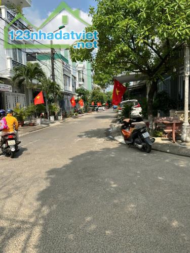 Chính chủ cần bán nhanh lô đất tại  đường  NGUYỄN HUY TỰ   phường Hòa Minh - Quận Liên - 3