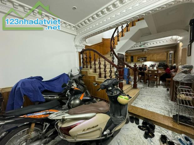 Nhà Đẹp Ở Ngay - Ngõ Thịnh Quang, Ngõ Rộng, 2 Thoáng Trước Sau 50m2 5tầng MT4m, Giá 11.2tỷ - 4