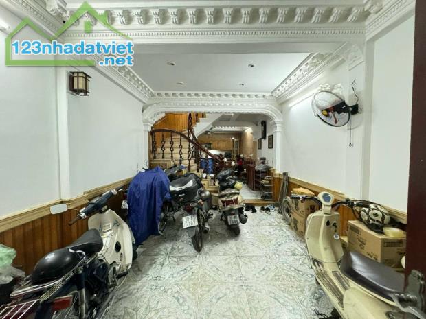 Nhà Đẹp Ở Ngay - Ngõ Thịnh Quang, Ngõ Rộng, 2 Thoáng Trước Sau 50m2 5tầng MT4m, Giá 11.2tỷ - 3