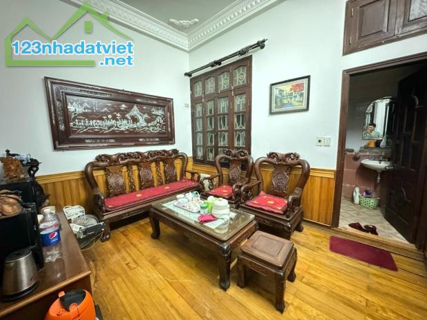 Nhà Đẹp Ở Ngay - Ngõ Thịnh Quang, Ngõ Rộng, 2 Thoáng Trước Sau 50m2 5tầng MT4m, Giá 11.2tỷ - 2
