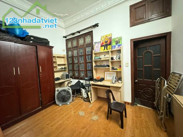 Nhà Đẹp Ở Ngay - Ngõ Thịnh Quang, Ngõ Rộng, 2 Thoáng Trước Sau 50m2 5tầng MT4m, Giá 11.2tỷ - 1