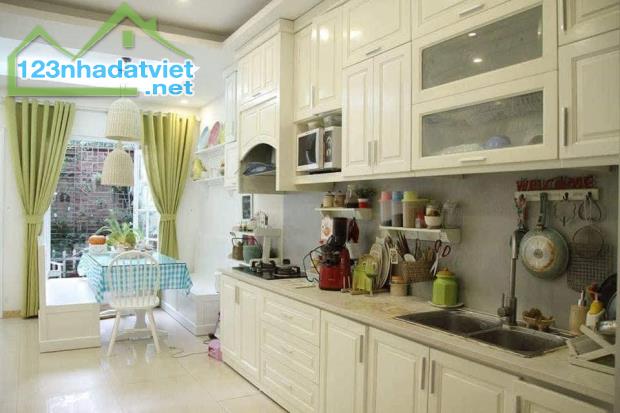 Bán nhà đẹp phố Hoàng Quốc Việt 90m2 4tầng mặt tiền 3.8m 14.5 tỷ Cầu Giấy - 2