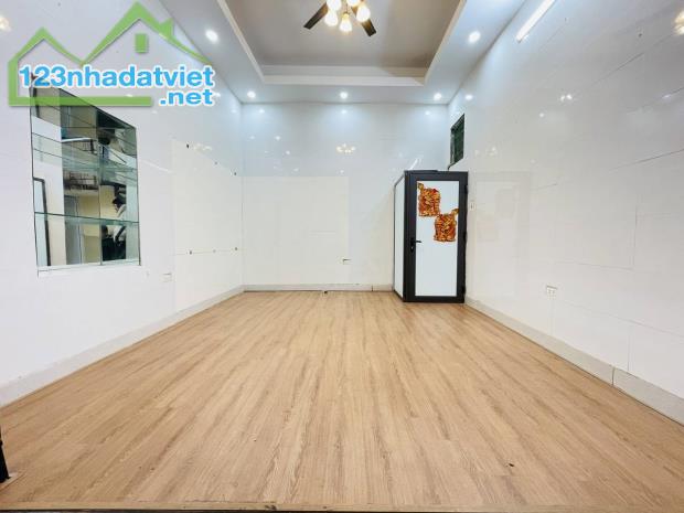 Bán nhà Kim Ngưu - Hai Bà Trưng Lô góc ngõ thông kinh doanh 30m2 3 tầng chỉ 4.55 tỷ - 2